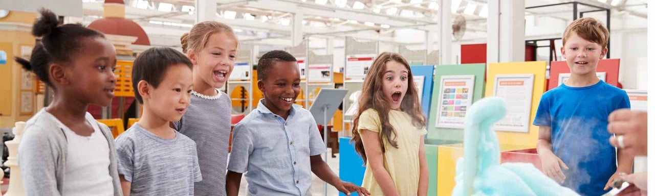 Niños con cara de sorpresa