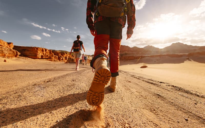 Turistas visitando el desierto de Gobi