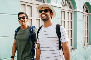 turistas recorriendo brasil tras recuperar su equipaje