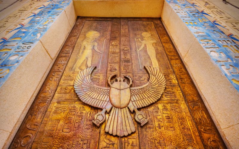 puerta de una casa tradicional en Egipto