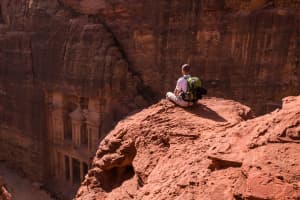 turista recupera equipaje con seguro de viaje