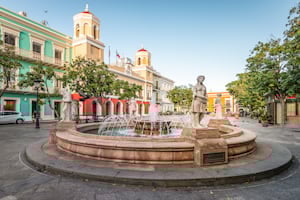 plaza de armas en viejo san juan de puerto rico